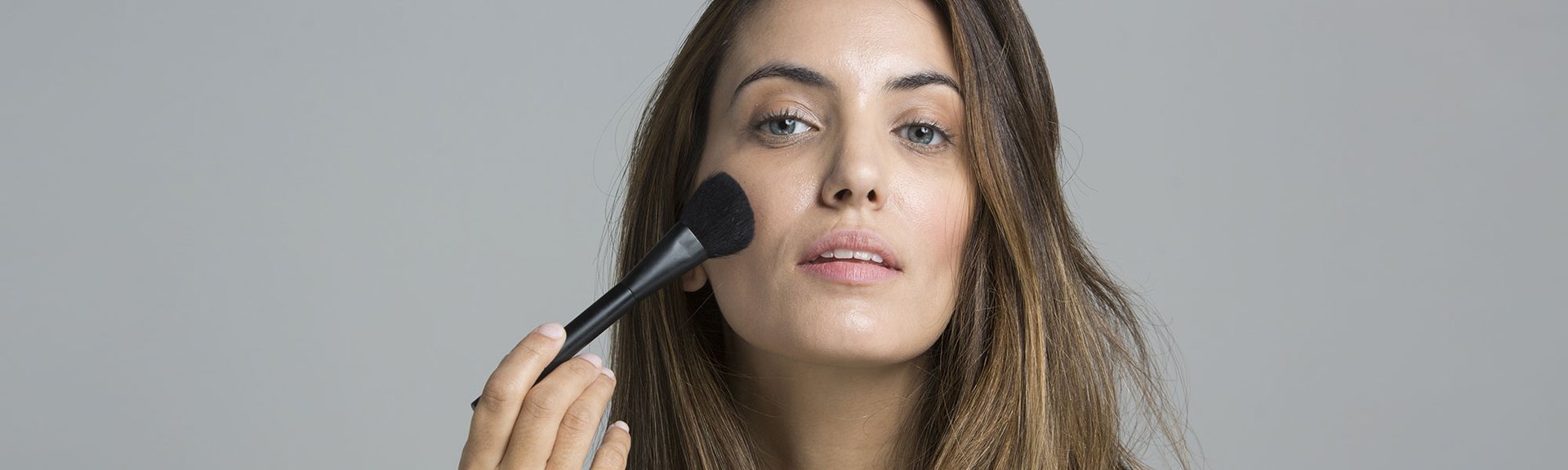 Guía para limpiar las brochas de maquillaje de manera correcta – Enséñame  de Ciencia